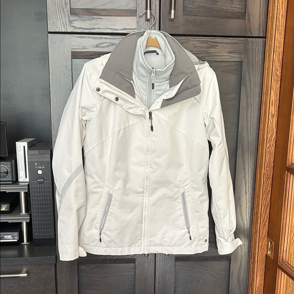Columbia White and Gray Outdoor Jacket with Interchangeable Fleece Layer